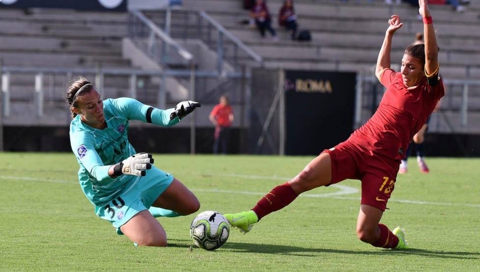 Arianna Criscione playing for Paris Saint-Germain